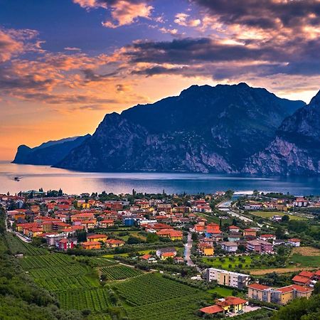 The Peace Of The Lake - Happy Rentals Torbole Sul Garda Εξωτερικό φωτογραφία